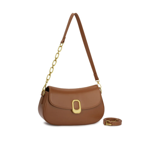 Visão frontal da Bolsa Baguete Clarissa na cor caramelo, destacando o acabamento liso, fecho central metálico e a alça transversal extra ao lado. Preto Caramelo Off White Marrom