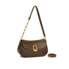 Visão frontal da Bolsa Baguete Clarissa marrom escuro, mostrando a estrutura clássica da bolsa feminina com alça de corrente alongada. Preto Caramelo Off White Marrom