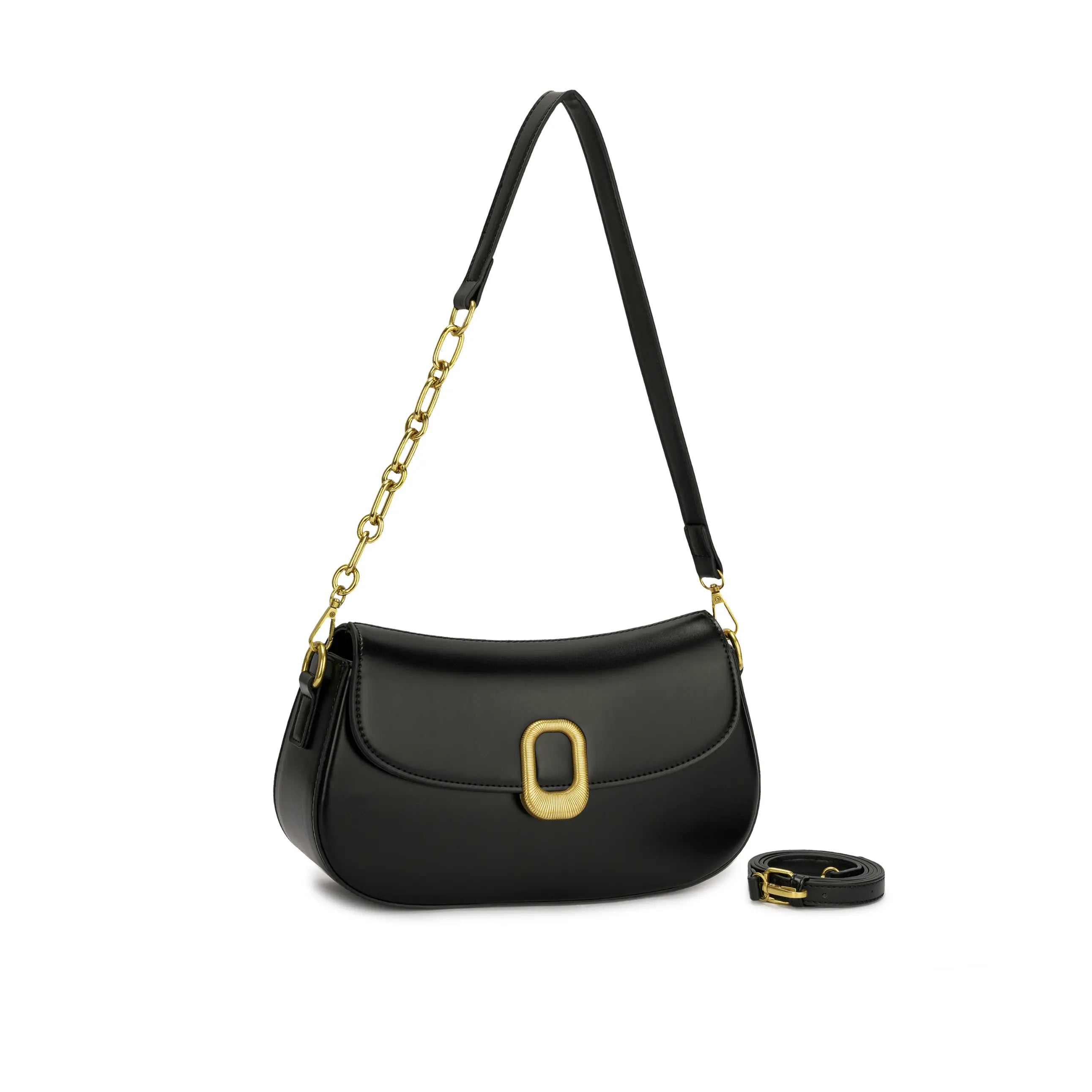 Visão frontal da Bolsa Baguete Clarissa preta com estética minimalista, detalhe do fecho dourado retangular e alça de ombro em corrente. Preto Caramelo Off White Marrom