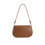 Visão da parte de trás da Bolsa Baguete Minimalista Isabele marrom, destacando a costura reta superior e a superfície totalmente lisa do modelo. Preto Caramelo Off White Bege