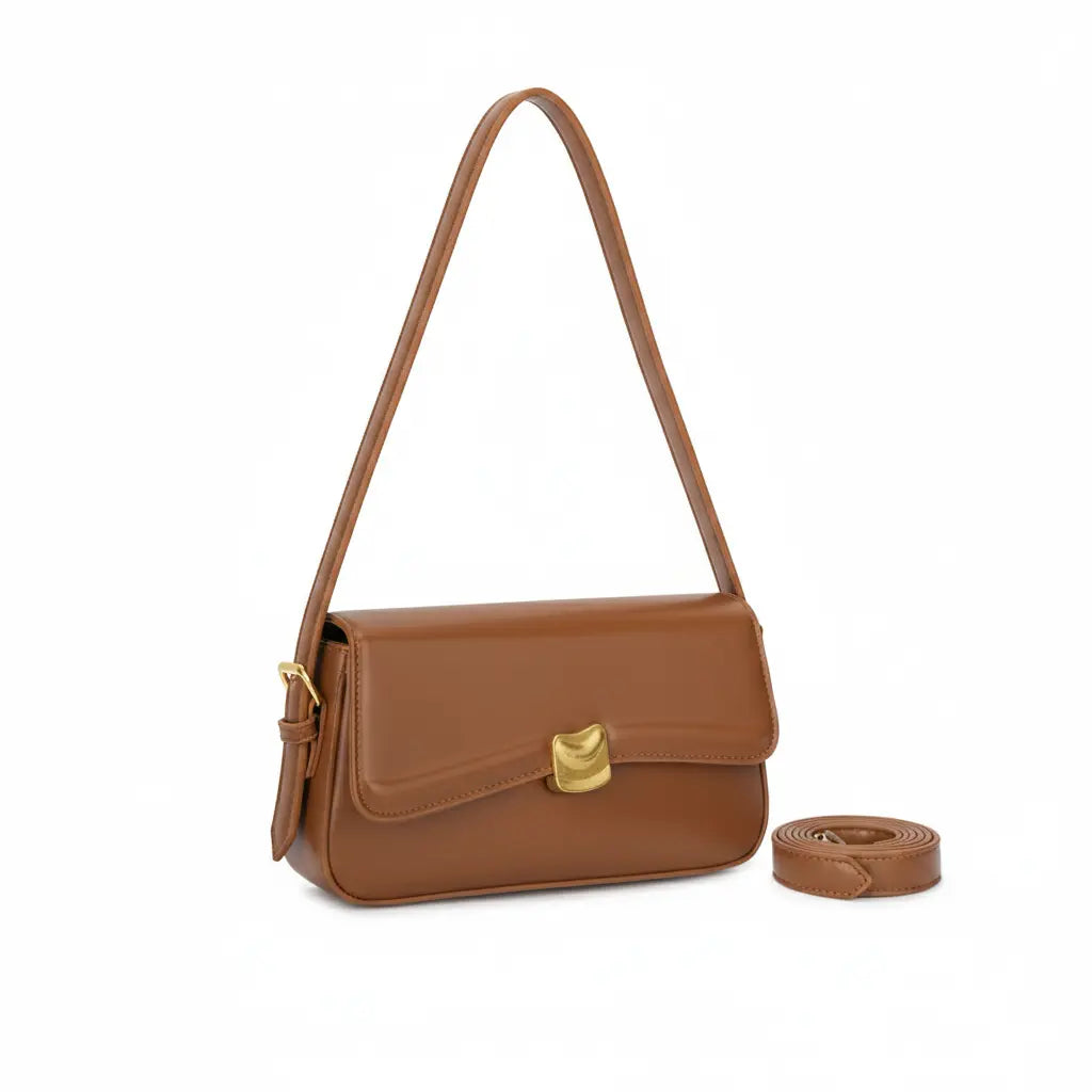 Visão frontal da Bolsa Baguete Sophia marrom, exibindo a estética minimalista, alça de ombro estruturada e alça transversal ao lado. Preto Caramelo Off White Marrom