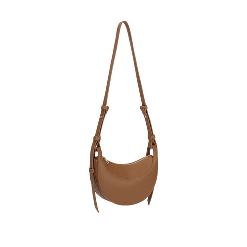 Visão frontal da Bolsa Baguete Victoria caramelo, destacando o acabamento texturizado em couro e a silhueta arredondada clássica feminina. Preto Caramelo Off White Vermelho