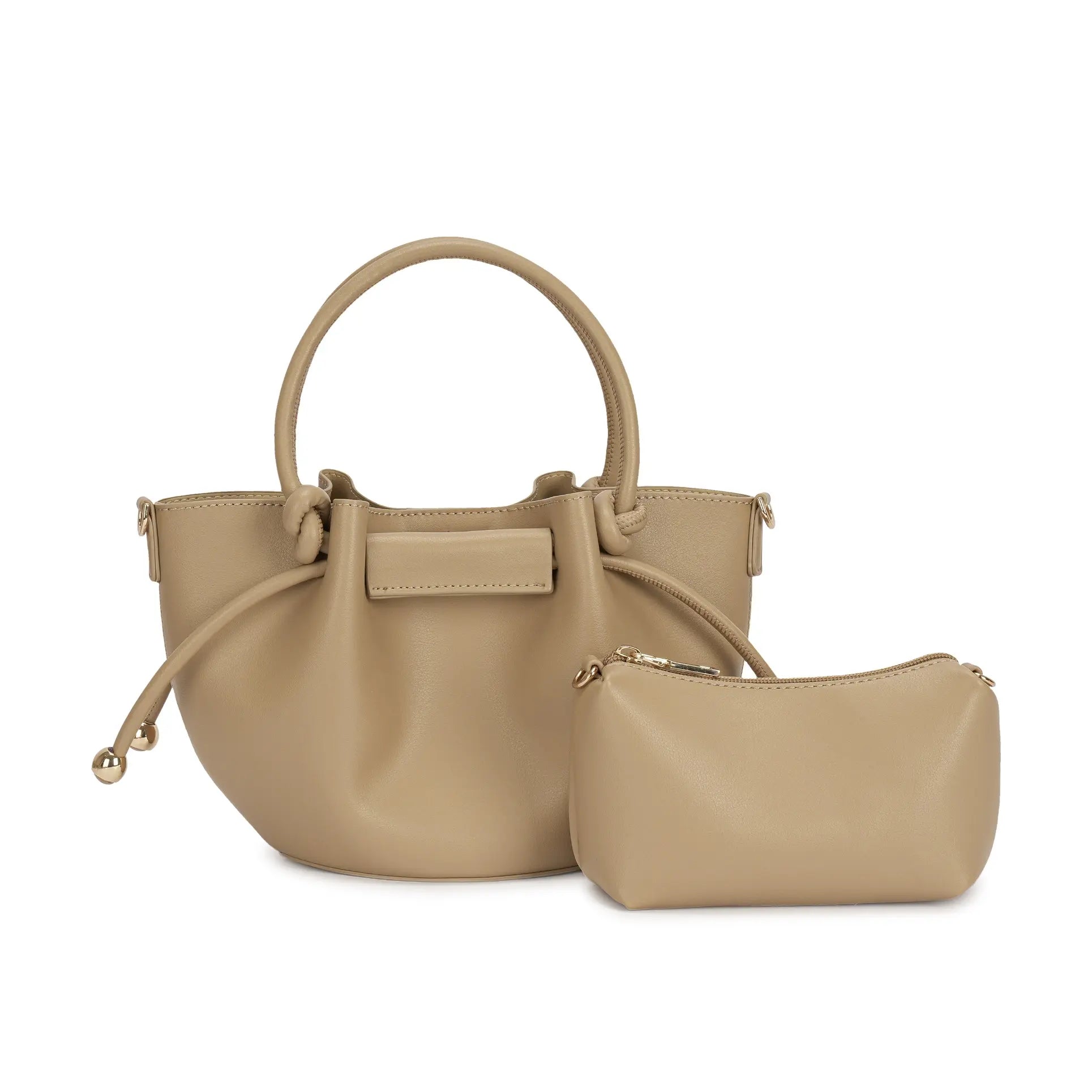 Bolsa Bucket Beatrice bege exibida ao lado de sua bolsa interna organizadora removível, demonstrando a versatilidade e o espaço do modelo. Preto Caramelo Off White Bege