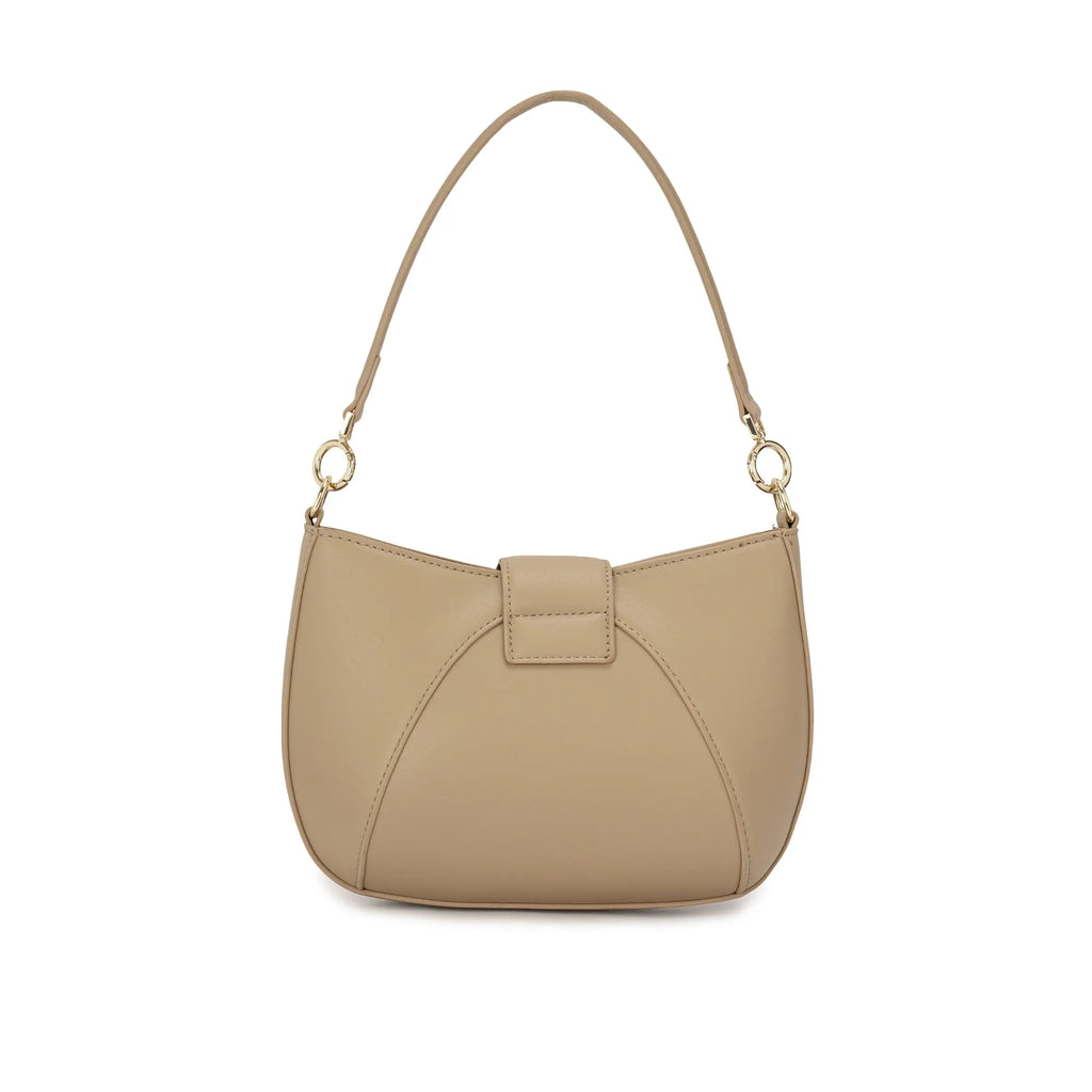 Visão da parte de trás da Bolsa Hobo Louise bege, destacando a costura limpa e a silhueta arredondada clássica do modelo. Preto Caramelo Off White Bege