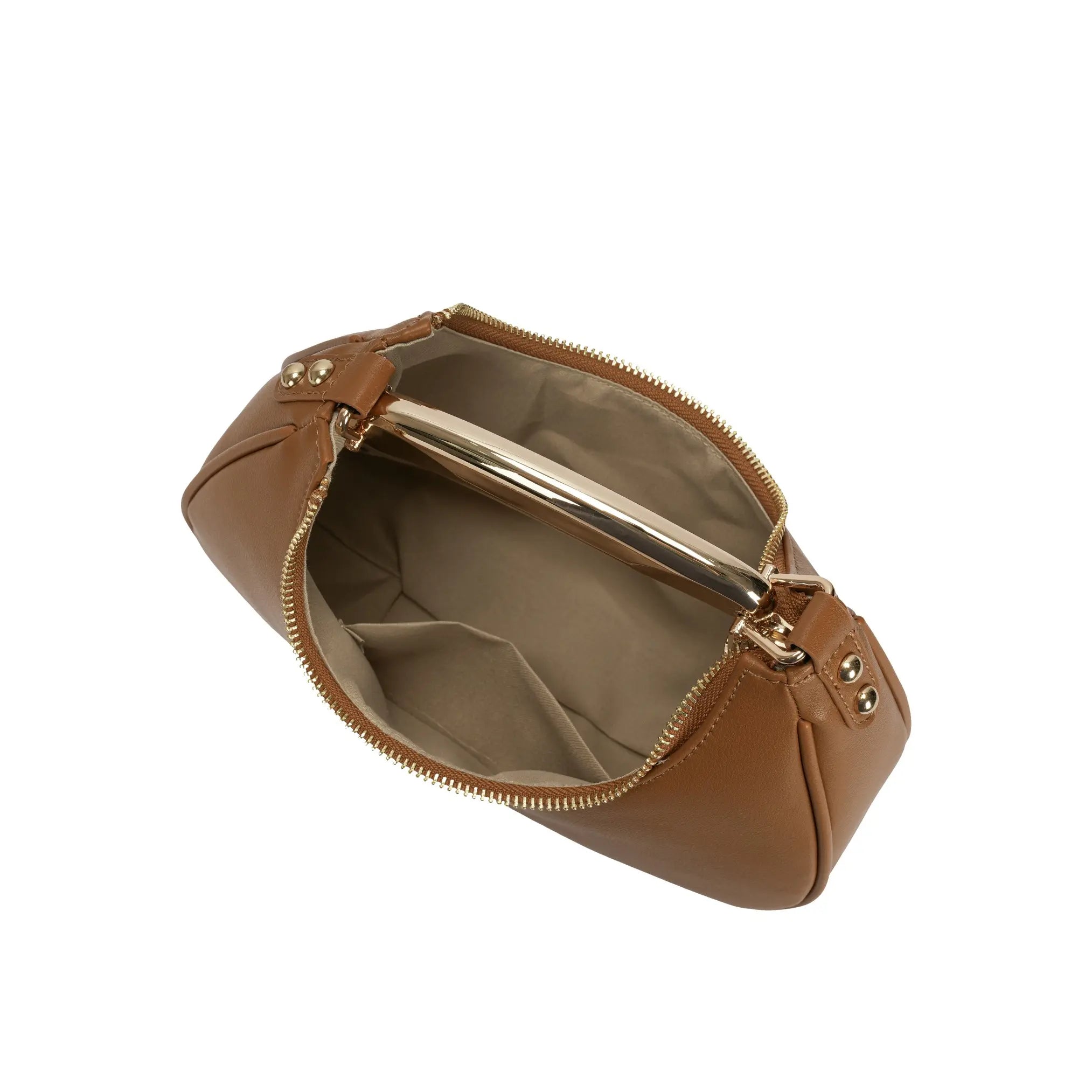 Vista superior da bolsa hobo meia lua Marianne caramelo aberta com zíper, revelando o forro interno claro, bolso organizador de deslizamento e a visão interna da alça metálica. Preto Caramelo Off White