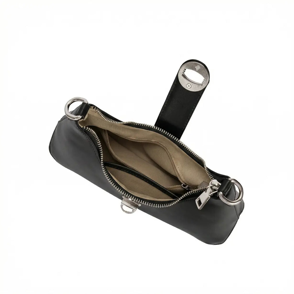 Vista superior da bolsa hobo Talessa preta aberta, revelando o fechamento principal com zíper prateado, forro interno claro e um prático bolso organizador na lateral.