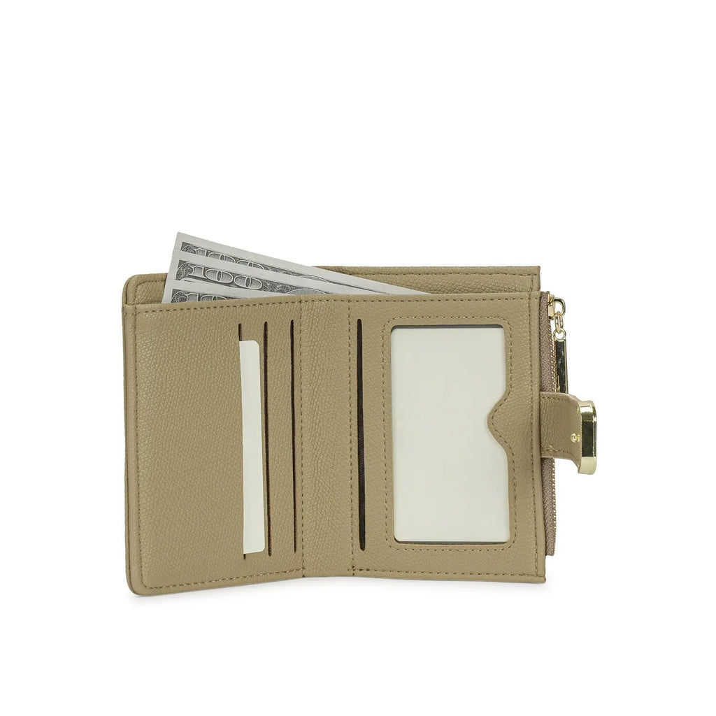 Interior da carteira minimalista Rubia bege totalmente aberta, mostrando os espaços organizadores para cartões de crédito, visor central transparente para documento e o compartimento superior para notas. Preto Caramelo Branco Bordô Café Bege