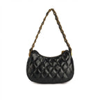 Design traseiro da Bolsa Matelassê Amelia preta destacando o padrão de costura acolchoada e o formato arredondado estilo hobo. Preto [cor:Preto]